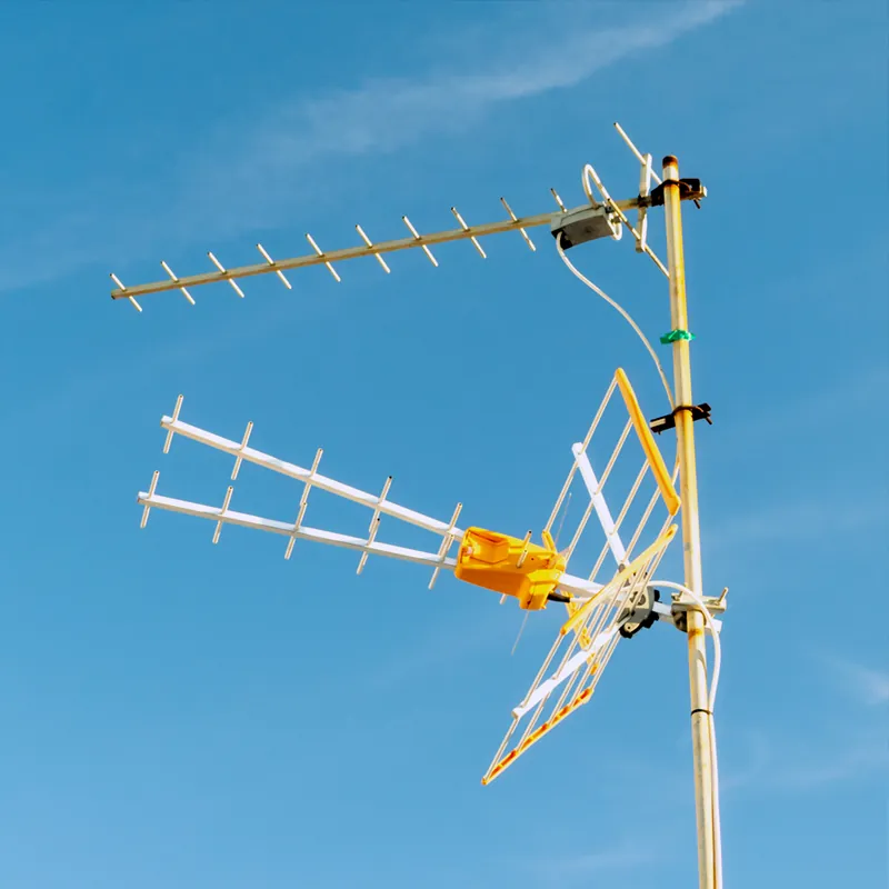 Anteny DVB-T2 zamontowane na maszcie